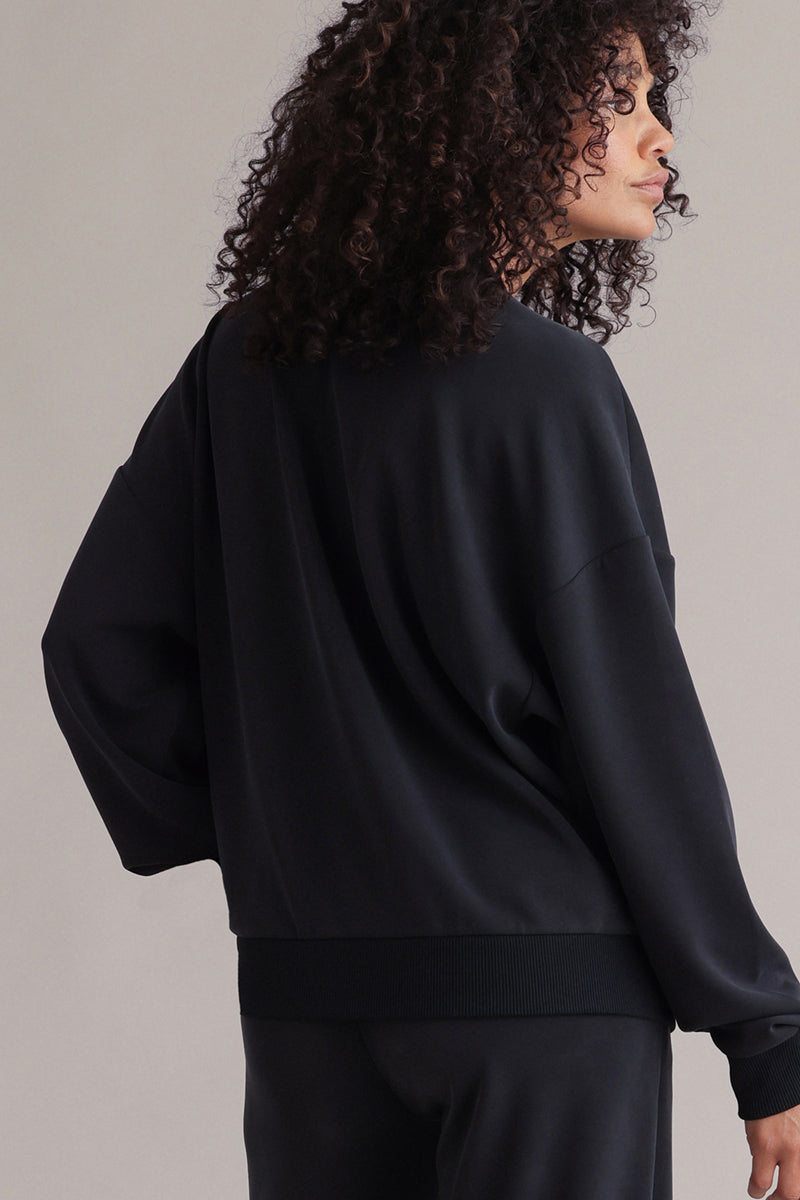 Lux Bomber Jacket Black – Bewegungsaufnahme – Hey Honey