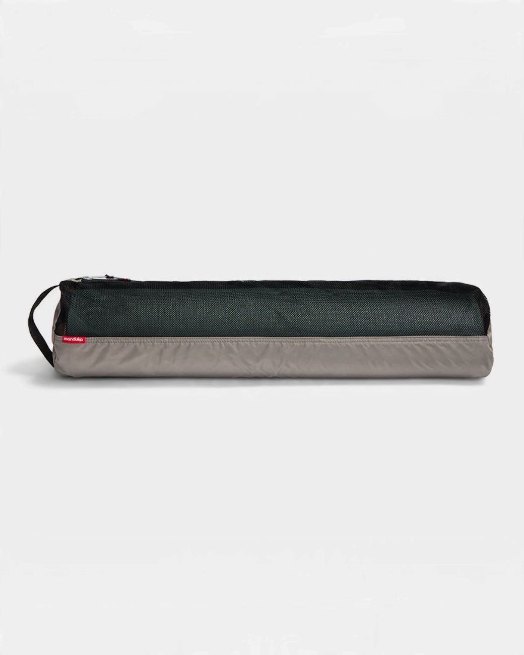 greenyogashop Manduka Breathe Easy Yogatasche in Cinder Grau mit atmungsaktivem Mesh-Einsatz und Tragegriff