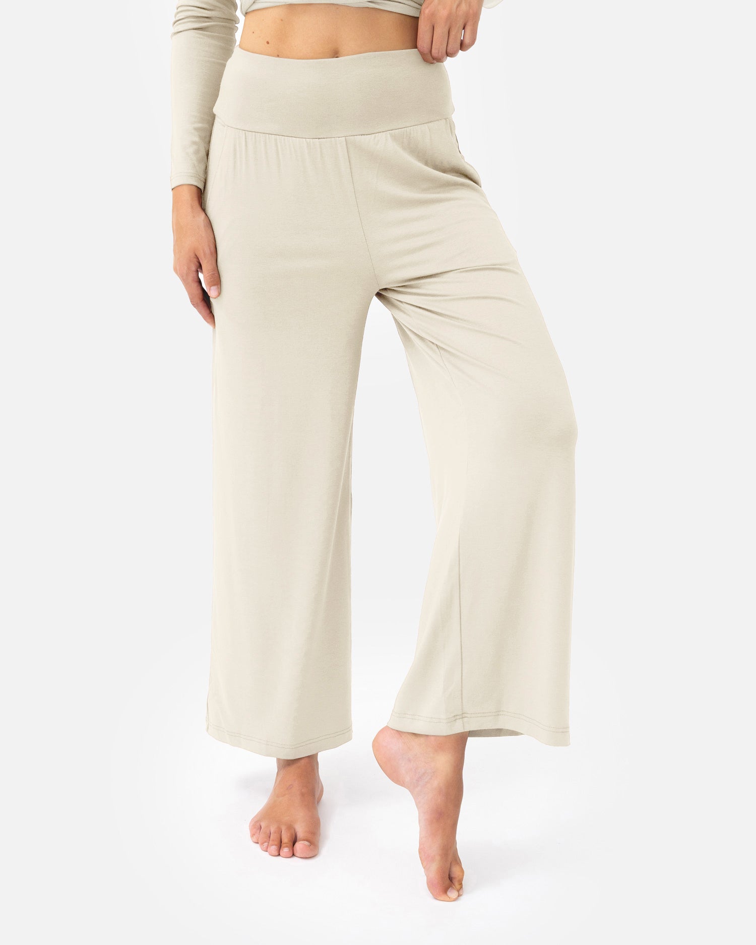 Heya Culotte Almond Milk – Model Front – Lotuscrafts