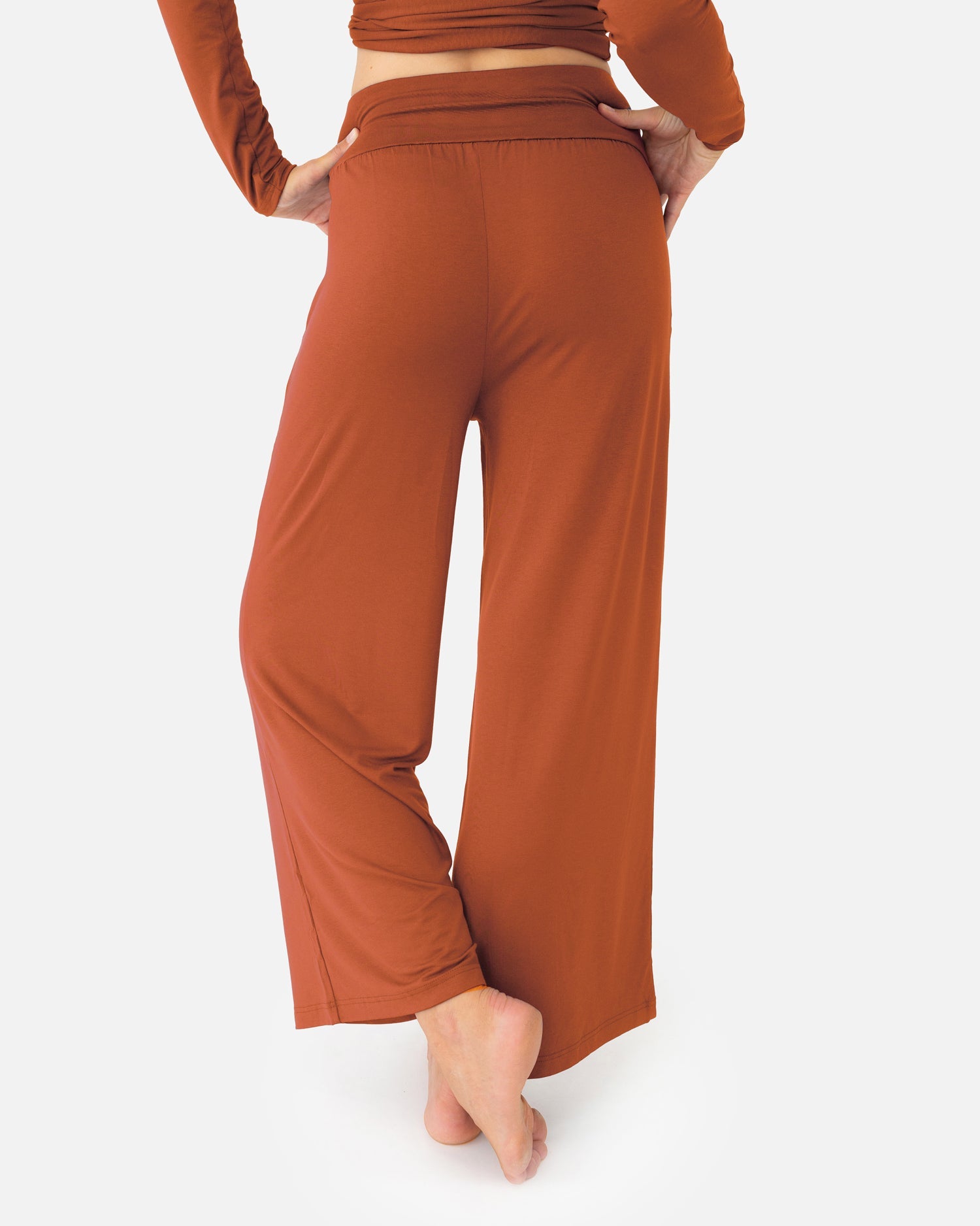 Heya Culotte Burnt Sienna – Model Back – Lotuscrafts