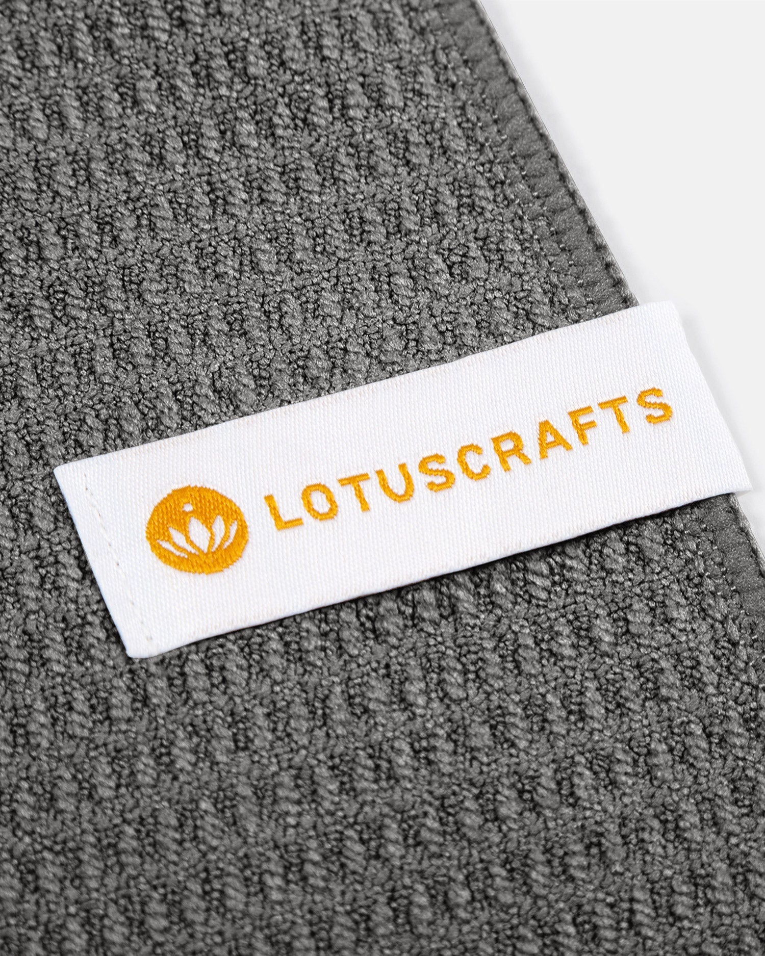 Anthrazit - Anthracite Yogahandtuch Label Detailaufnahme