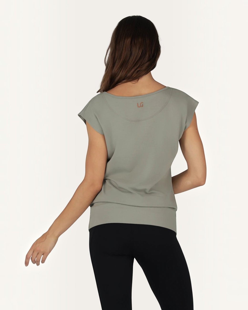 greenyogashop Asana Tee in Smokey Quartz aus weichem Bambus-Mix mit lockerer Passform und langem Bund
