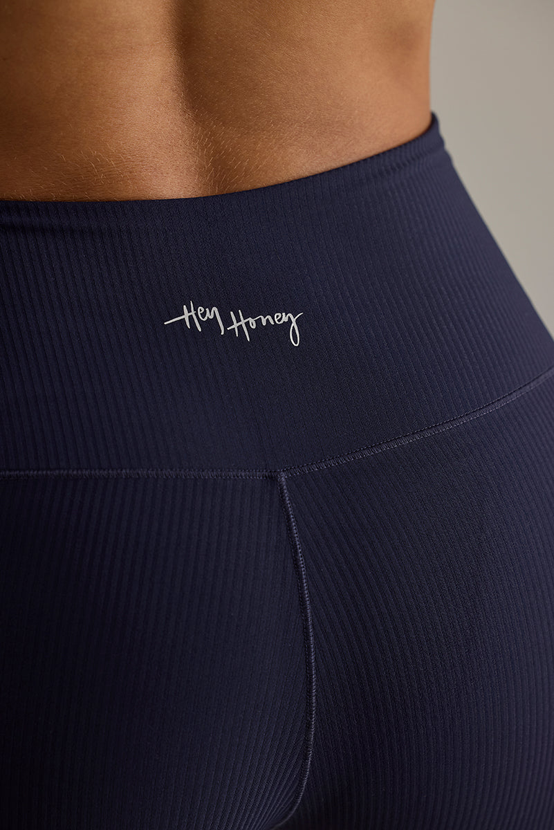 Leggings Ribbed Baritone Blue – Detailansicht – Hey Honey