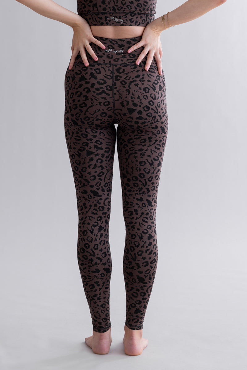 Umstandsleggings Mono Leo Soft Brown – Umstandsbund-Detail – Hey Honey