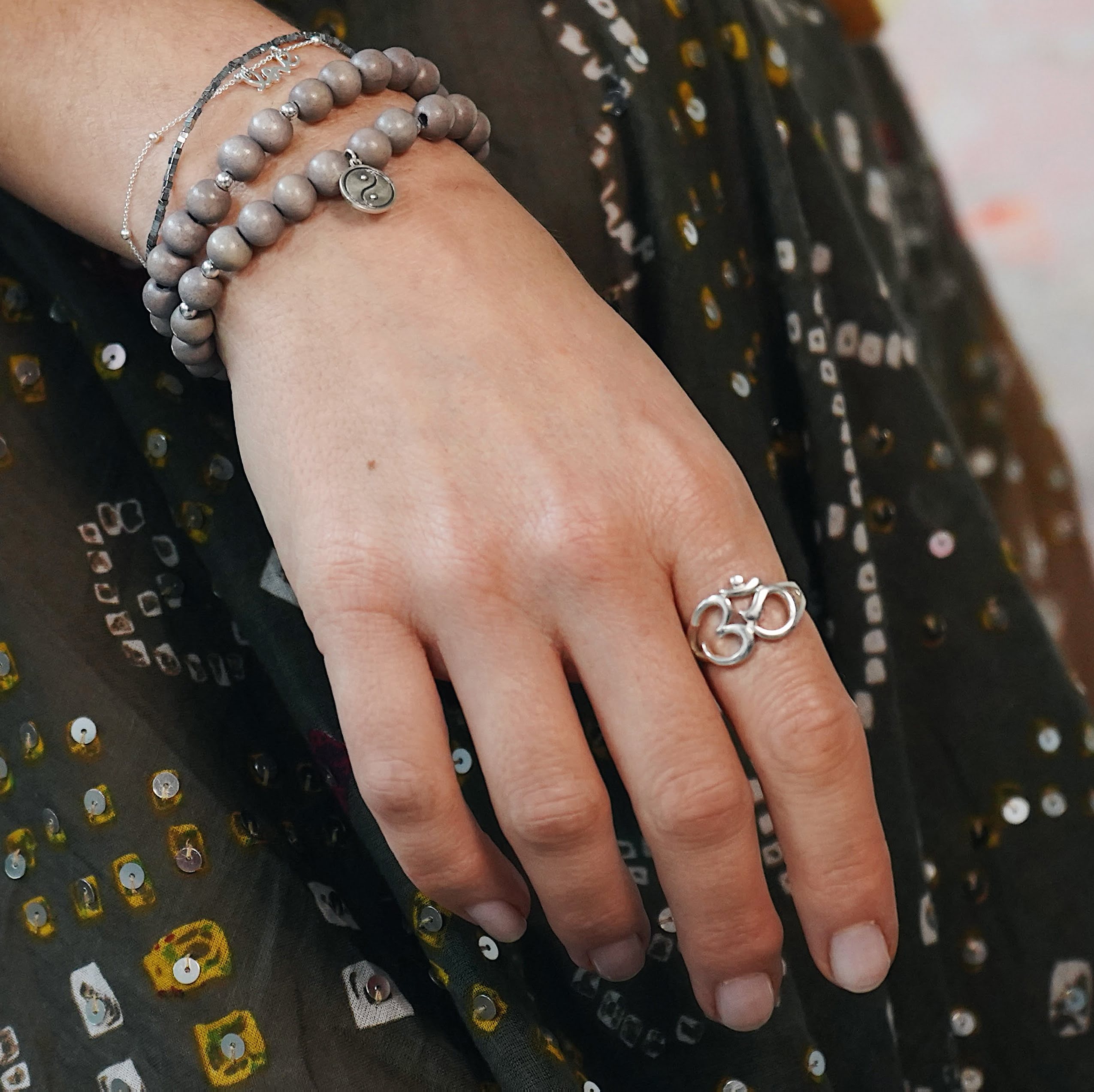 OM Ring Silber – Detail OM Symbol – Hoffnungsträger