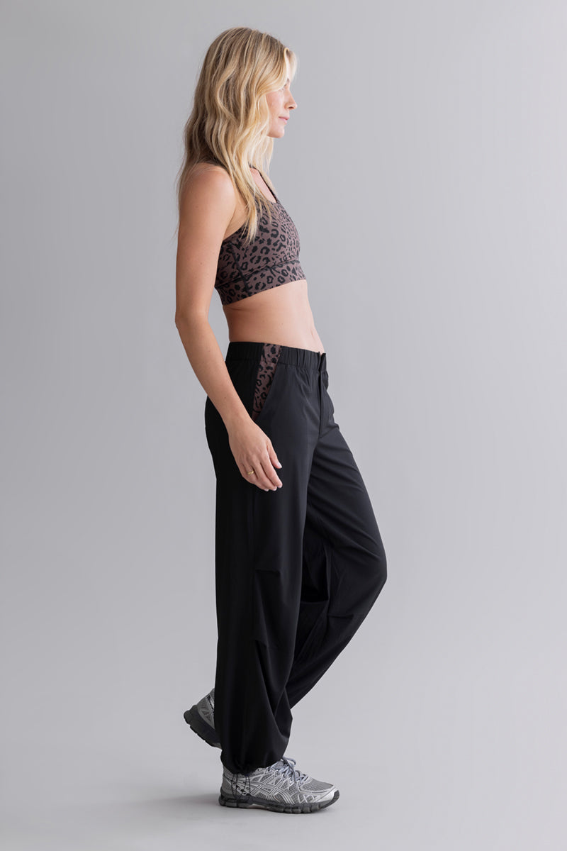 Ribstop Pants Black – Nahaufnahme Stoff – Hey Honey