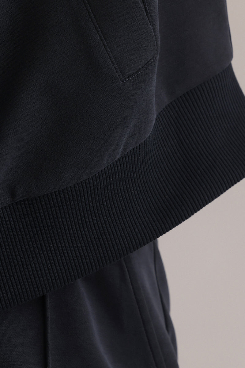 Lux Bomber Jacket Black – Nahaufnahme Logo – Hey Honey