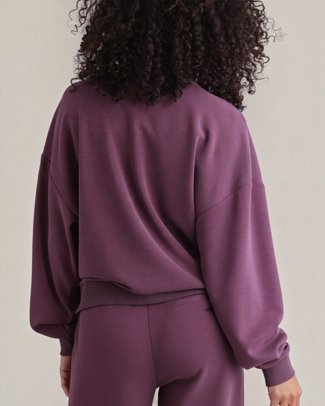Lux Bomber Jacket Italian Plum – Bewegungsaufnahme – Hey Honey