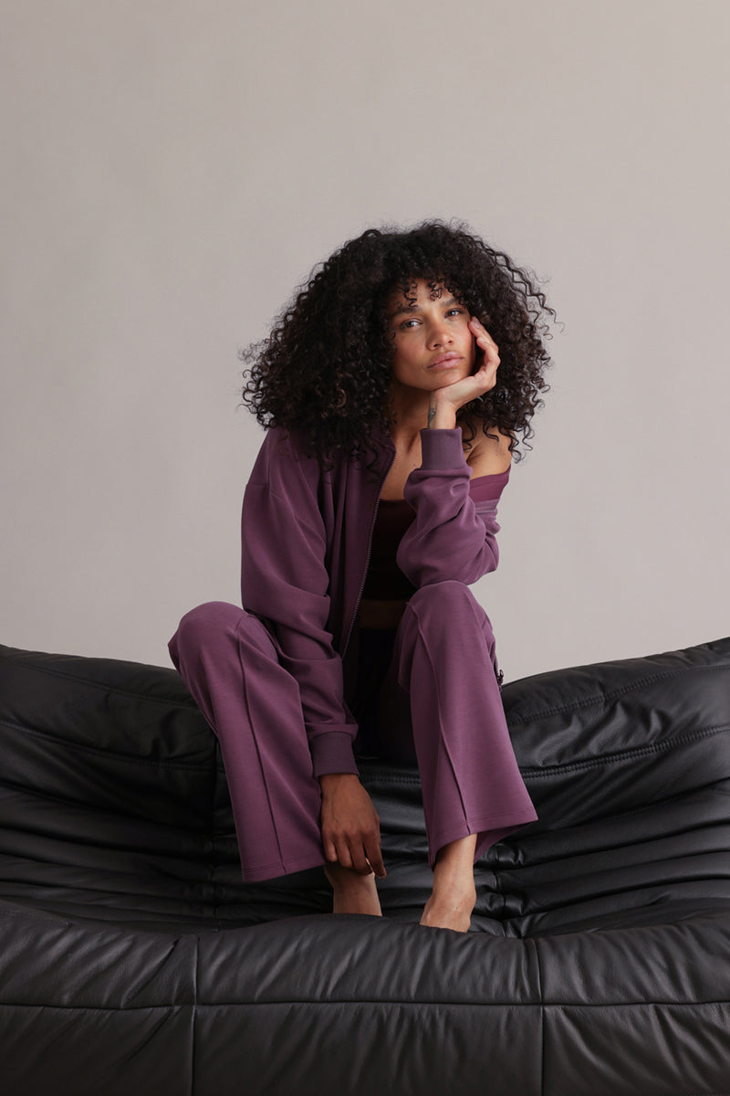 Lux Bomber Jacket Italian Plum – Rückenansicht – Hey Honey
