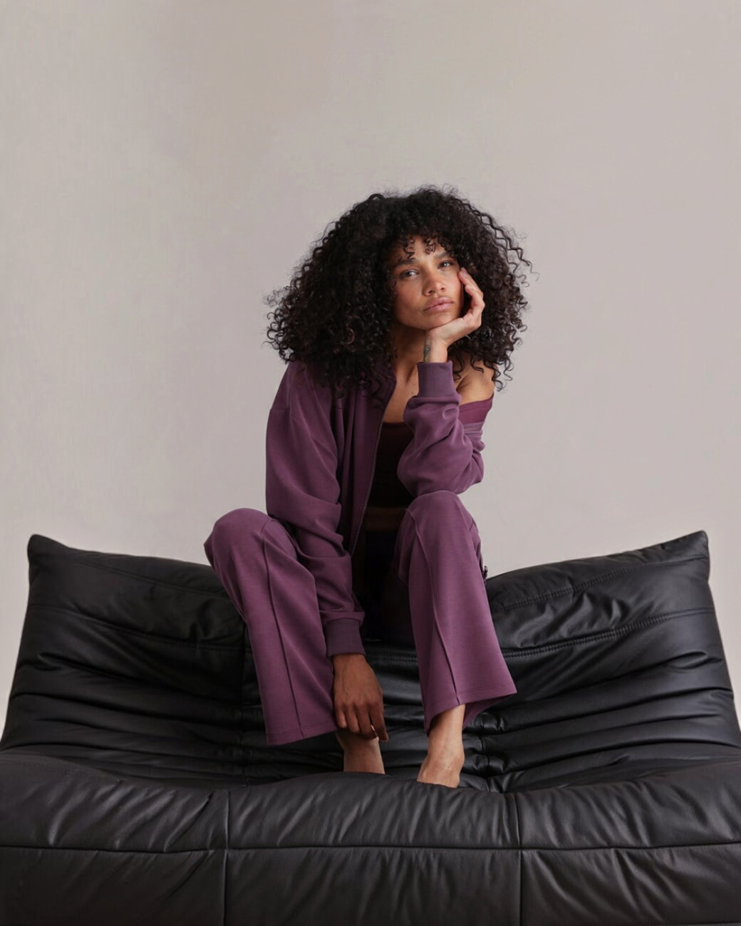 Lux Bomber Jacket Italian Plum – Rückenansicht – Hey Honey