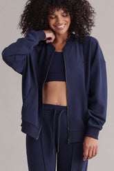Lux Bomber Jacket Baritone Blue – Detailansicht – Hey Honey