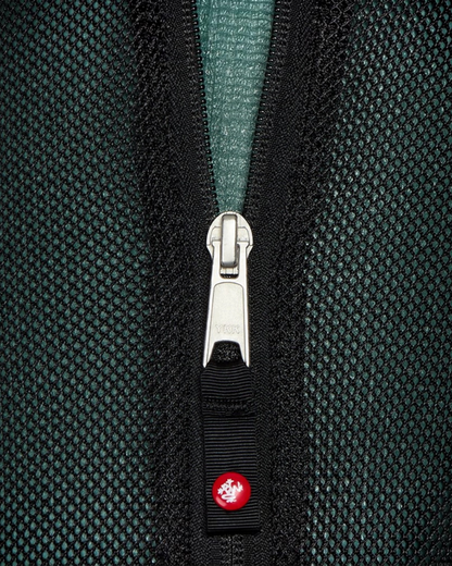 greenyogashop Manduka Breathe Easy Yogatasche in Cinder mit atmungsaktivem Mesh-Gewebe und YKK-Reißverschluss