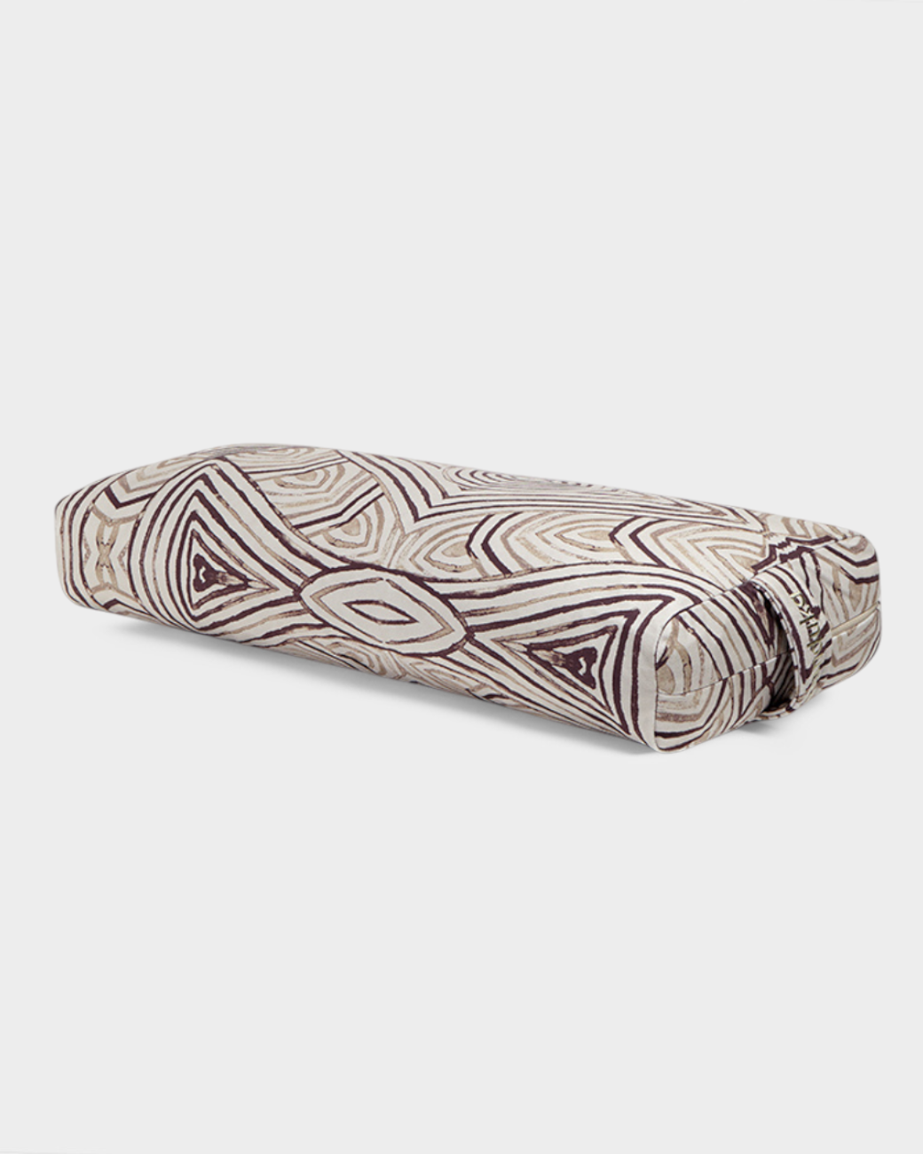 greenyogashop eckiges Yoga Bolster in Solana Sand mit weichem Mikrofaserbezug und geometrischem Muster