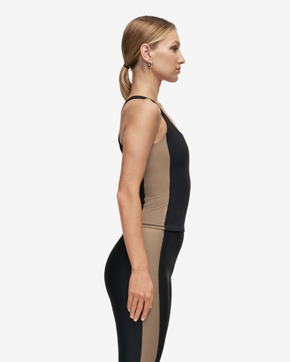 Shaped Block Built-in Bra Tank - Black