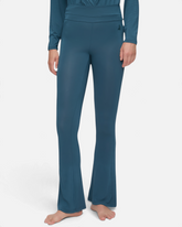 greenyogashop Bootcut-Yogahose in Petrol aus weicher Bambusviskose mit breitem Umschlagbund und Bündchen am Bein