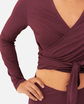 Amina Wrap Top Dark Cranberry – Detailansicht – Lotuscrafts