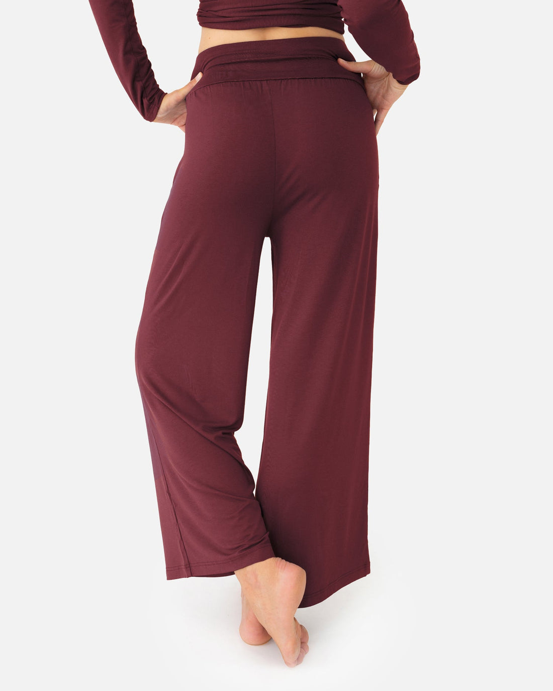Heya Culotte Dark Cranberry – Model Back – Lotuscrafts