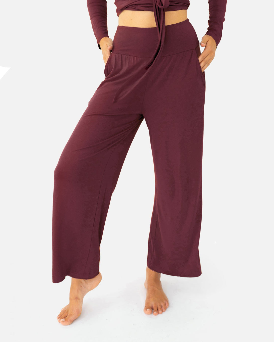 Heya Culotte Dark Cranberry – Model Front – Lotuscrafts