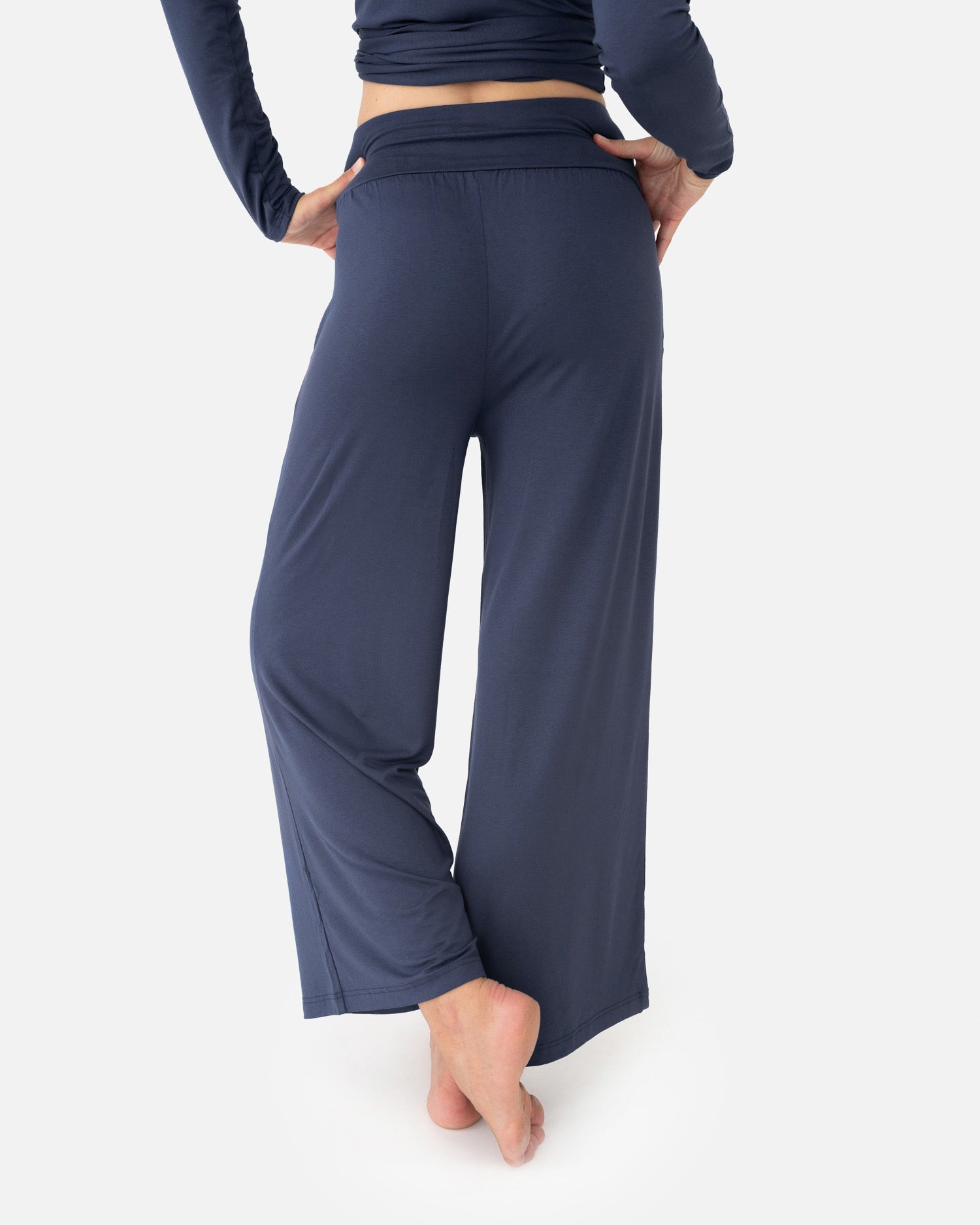 Heya Culotte Midnight Blue – Model Back – Lotuscrafts