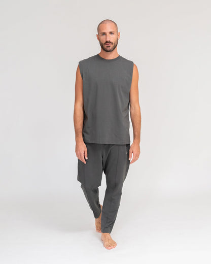 Anthrazit - Anthracite Yoga Tank Top Model Shot Full Body
