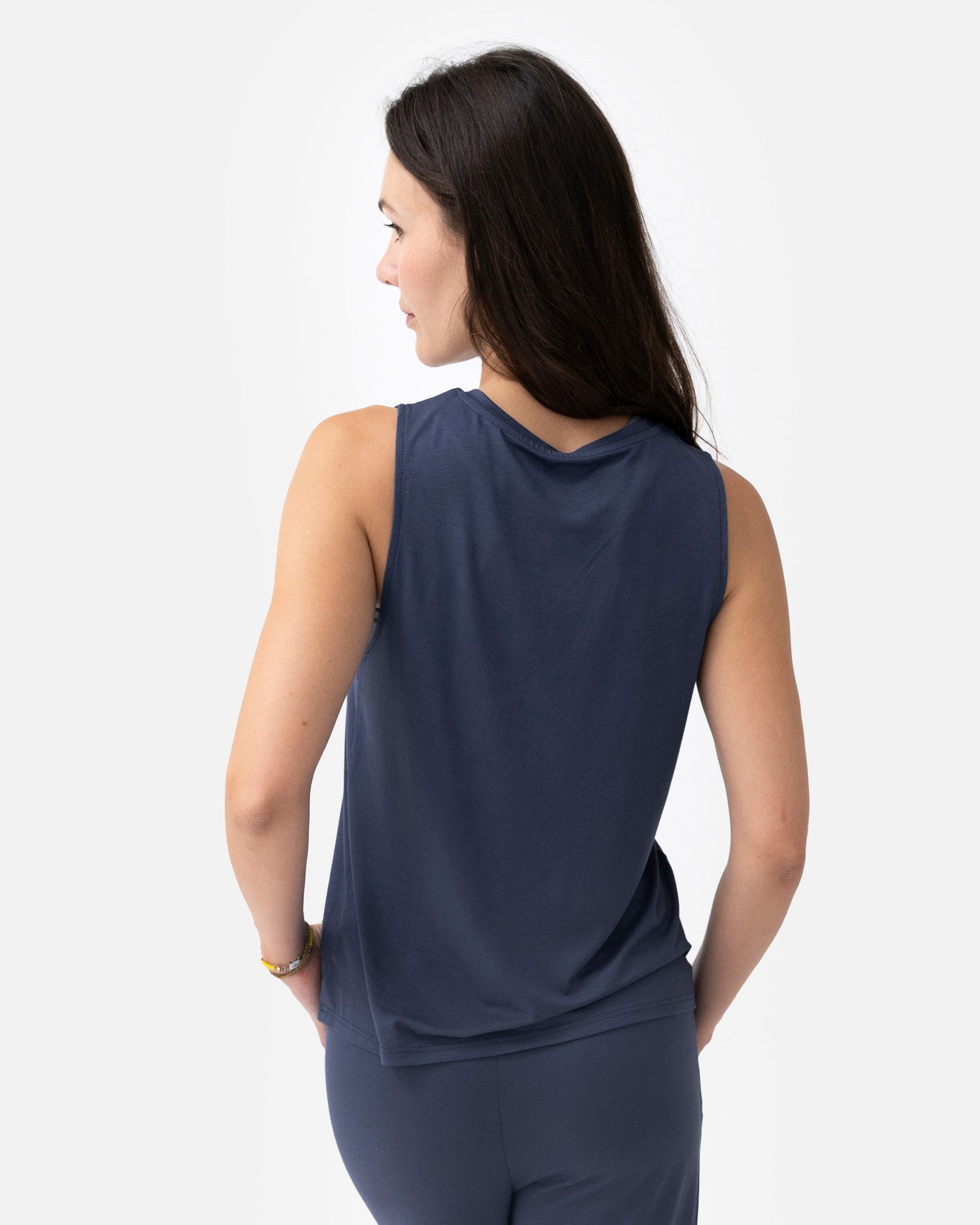 Naima Top Midnight Blue – Model Back – Lotuscrafts