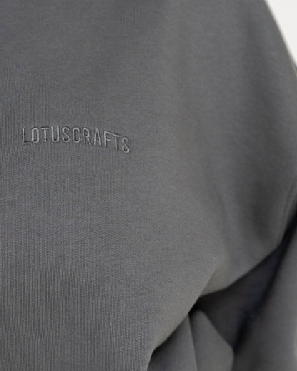 Anthrazit - Anthracite Model in cropped Yoga Sweater Detail Logo Lotuscrafts