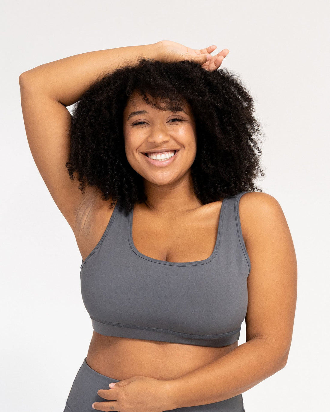 MIKO Bralette Anthrazit – Model Front – Lotuscrafts