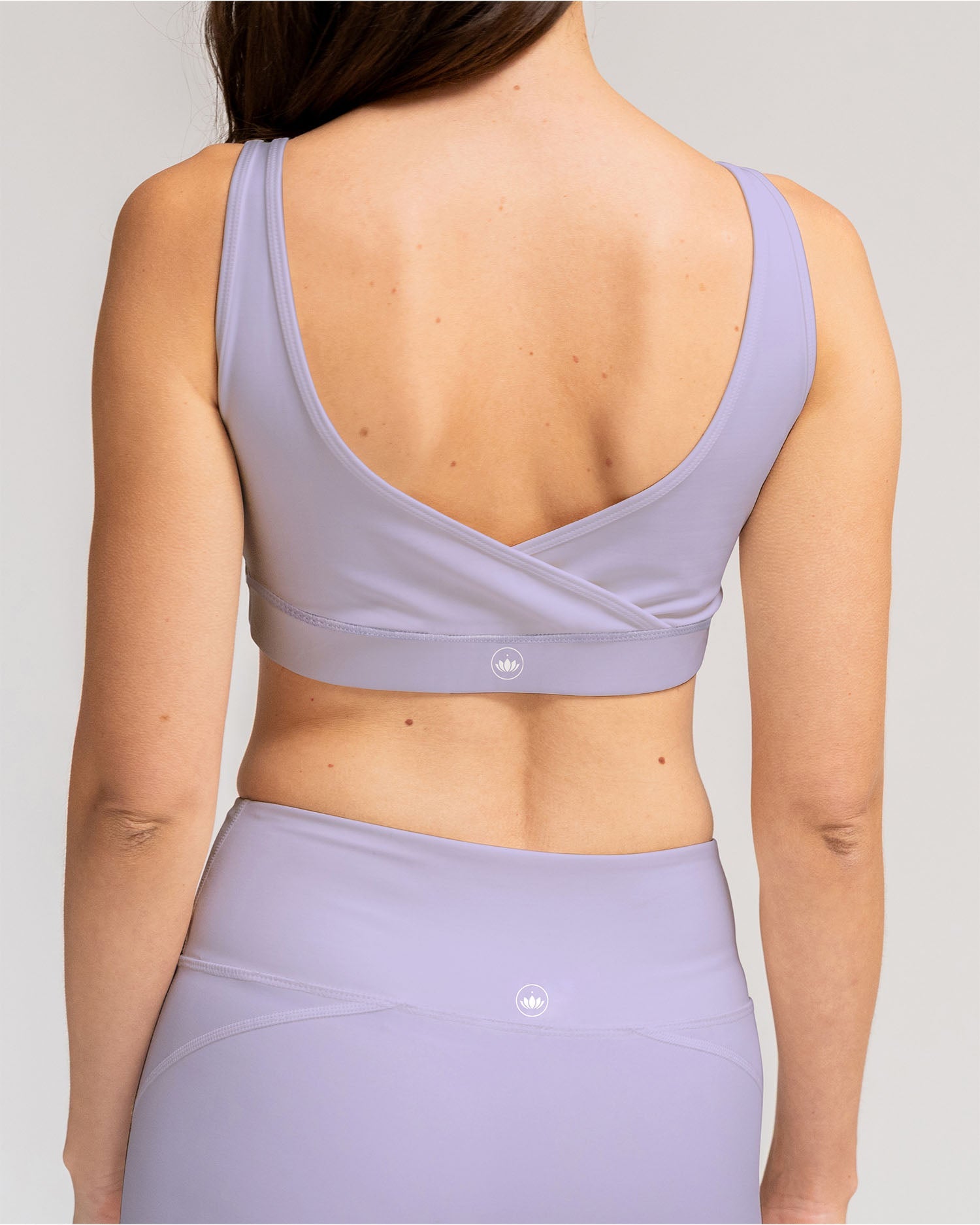 Violetta - Model Produktshot Back in Yoga Bra