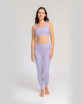 Violetta - Model Produktshot Full in Yoga Bra