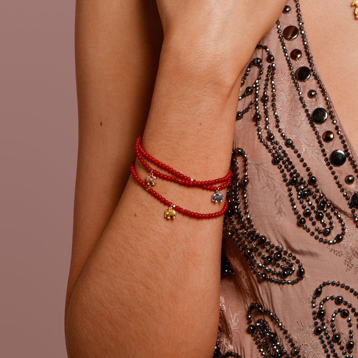 Korallenarmband „Trust“ aus Sterlingsilber: Schutzstein Koralle &amp; Elefant für Vertrauen, Optimismus und innere Stärke. Handgefertigt in Hamburg.