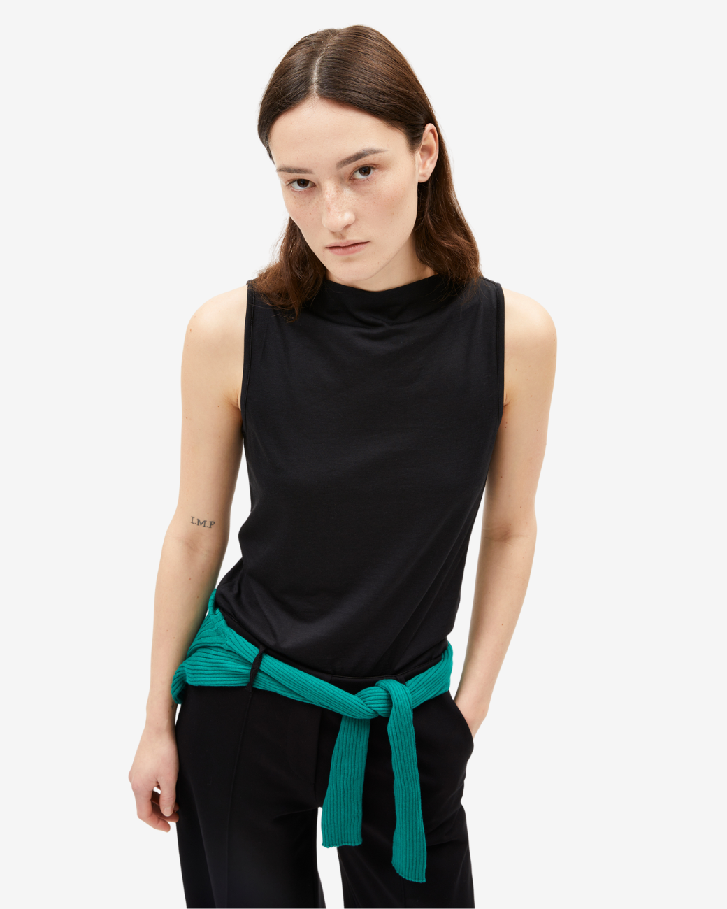 LAMINIAA black