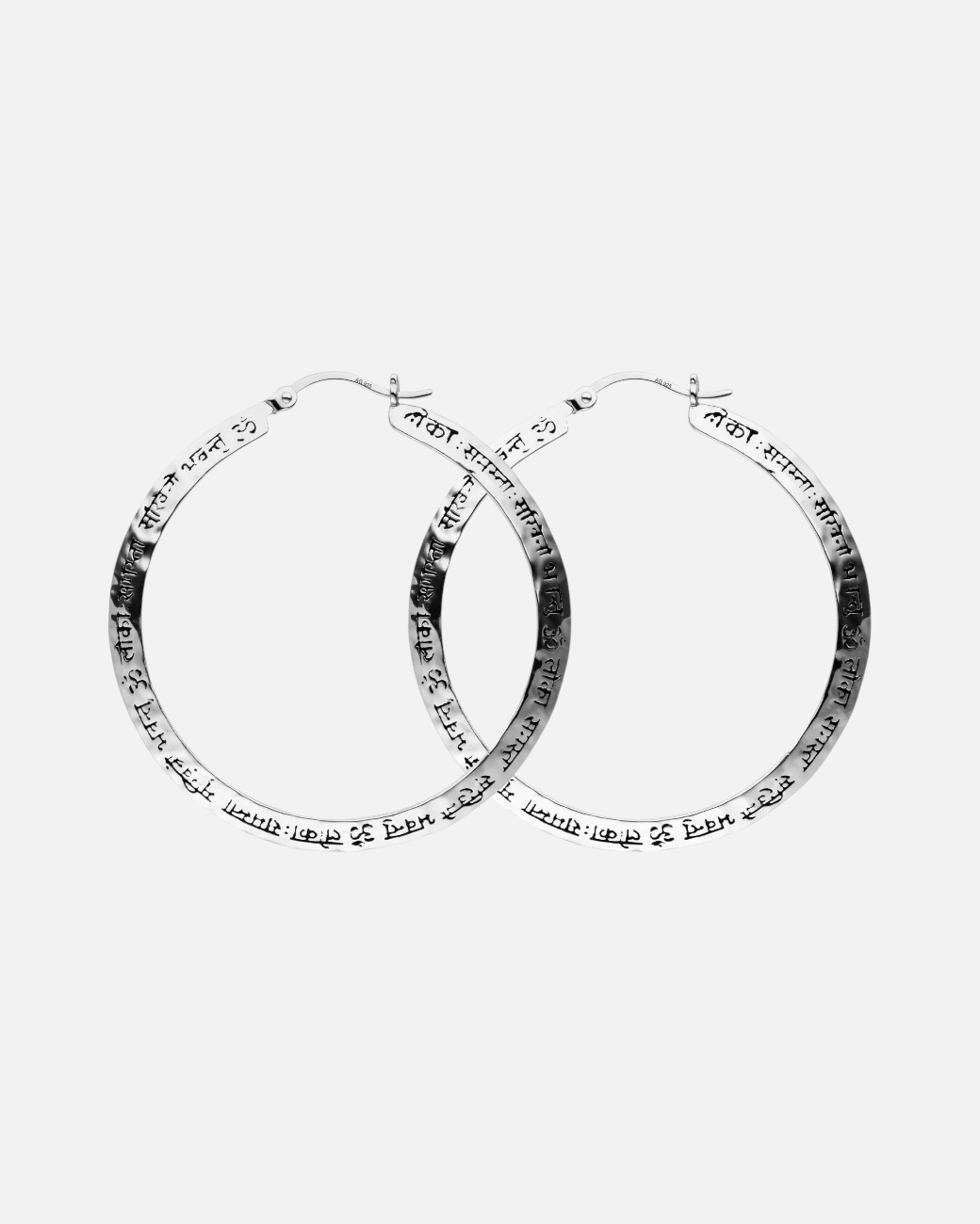 greenyogashop Mantra Kreolen aus Sterlingsilber mit eingraviertem Sanskrit-Text, 4,5 cm Durchmesser
