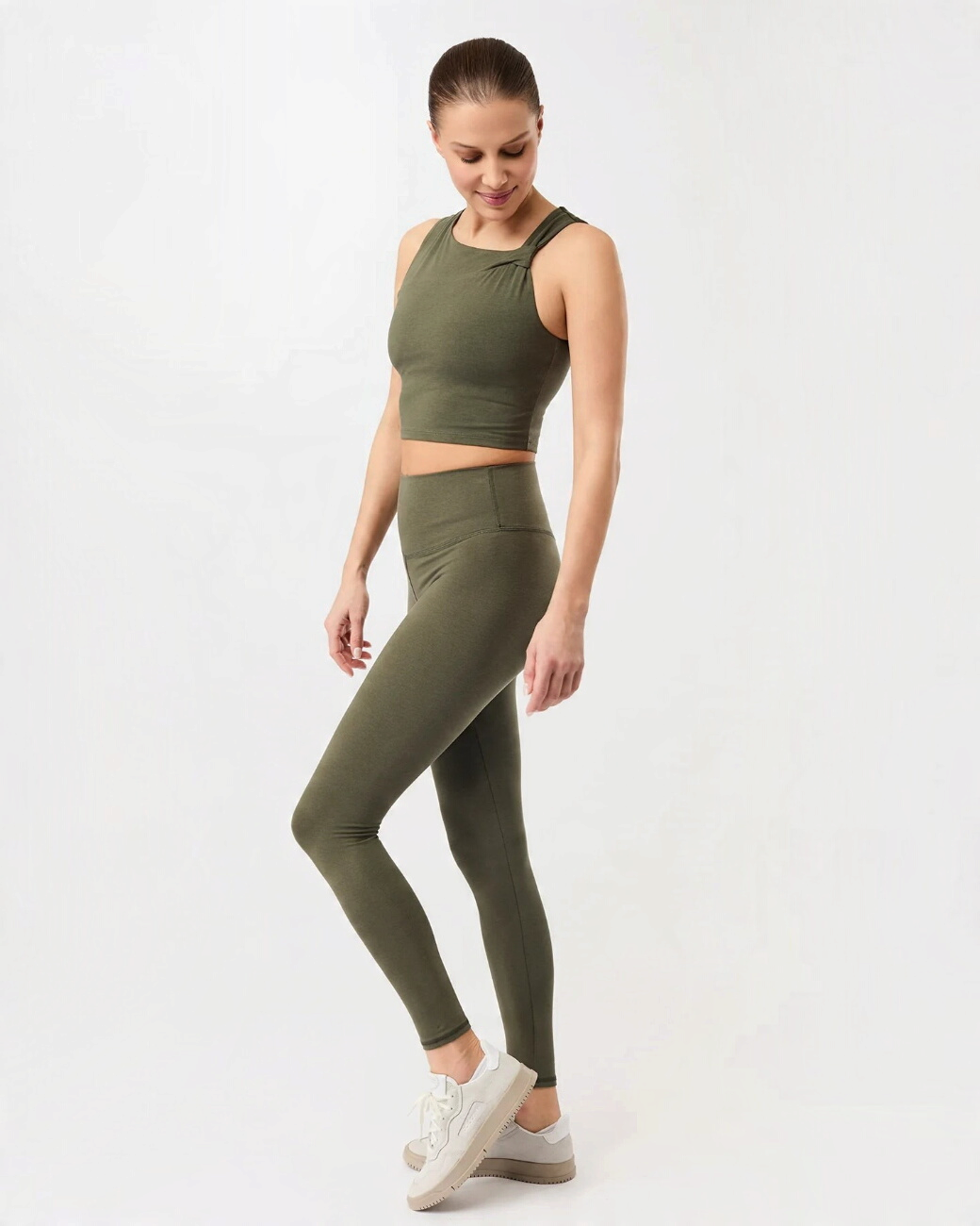 greenyogashop Best Loved Leggings in Blattgrün aus weichem TENCEL Lyocell mit hoher Taille für Yoga und Pilates