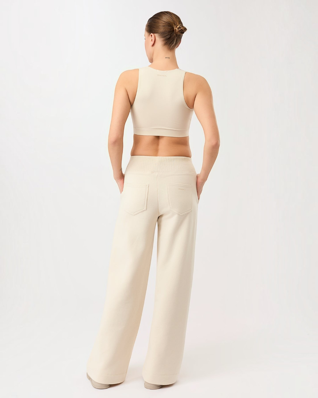 greenyogashop Surfer Vibe Pants in Morning Beige mit weitem Schnitt, elastischem Bund und leichtem Sweat-Material