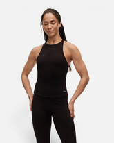 greenyogashop schwarzes Tanktop mit integriertem BH, Rundhalsausschnitt und figurbetontem Schnitt für das Training