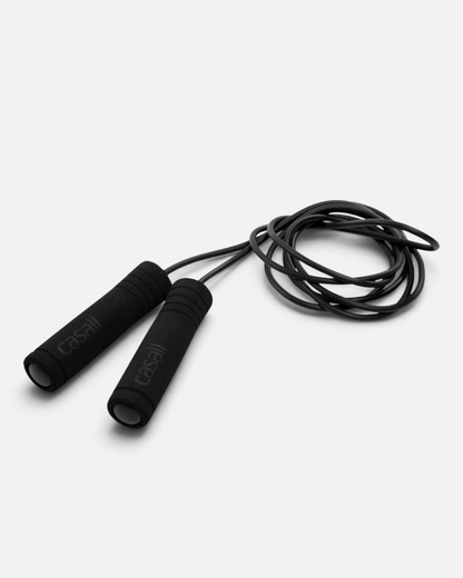 Schwarzes greenyogashop Springseil mit verstellbarer Länge und komfortablen Schaumstoffgriffen für das Fitness-Training