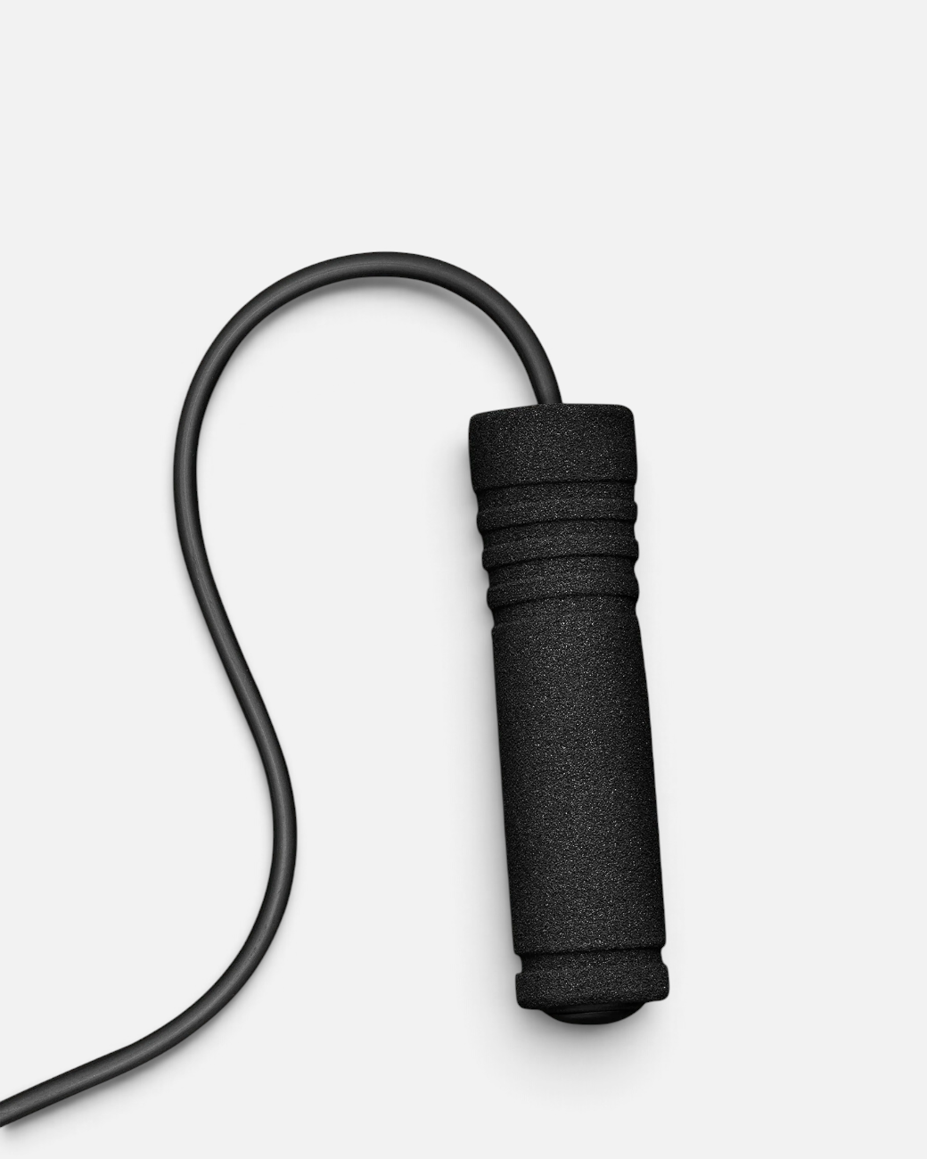 greenyogashop Springseil in Schwarz mit rutschfesten Schaumstoffgriffen und verstellbarem PVC-Seil