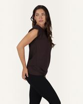 greenyogashop Asana Tee in Coffee aus weichem Bambus-Mix mit lockerer Passform und extra langem Schnitt