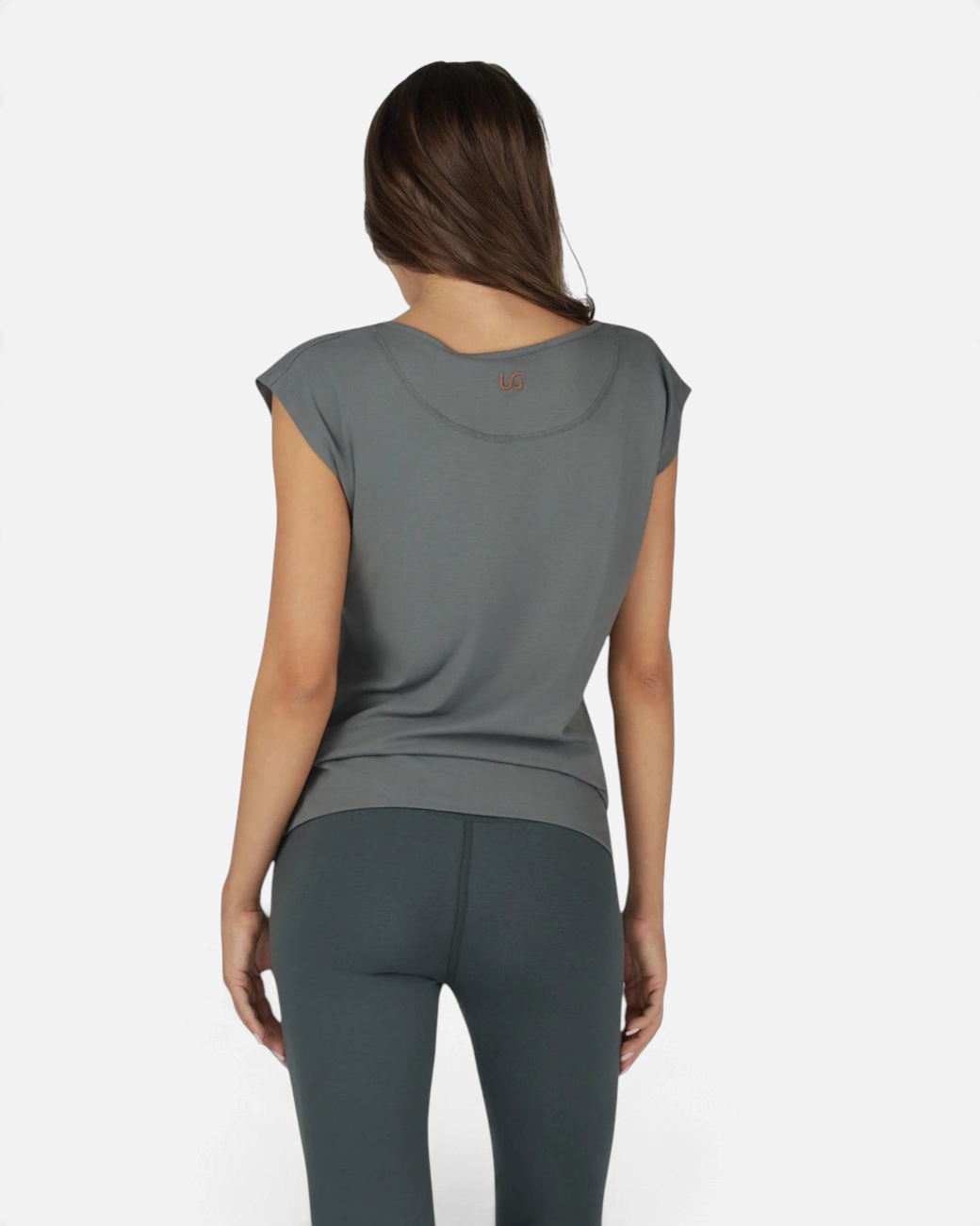 greenyogashop Asana Tee in Jade aus weichem Bambus-Mix mit lockerer Passform und langem Schnitt in der Rückenansicht