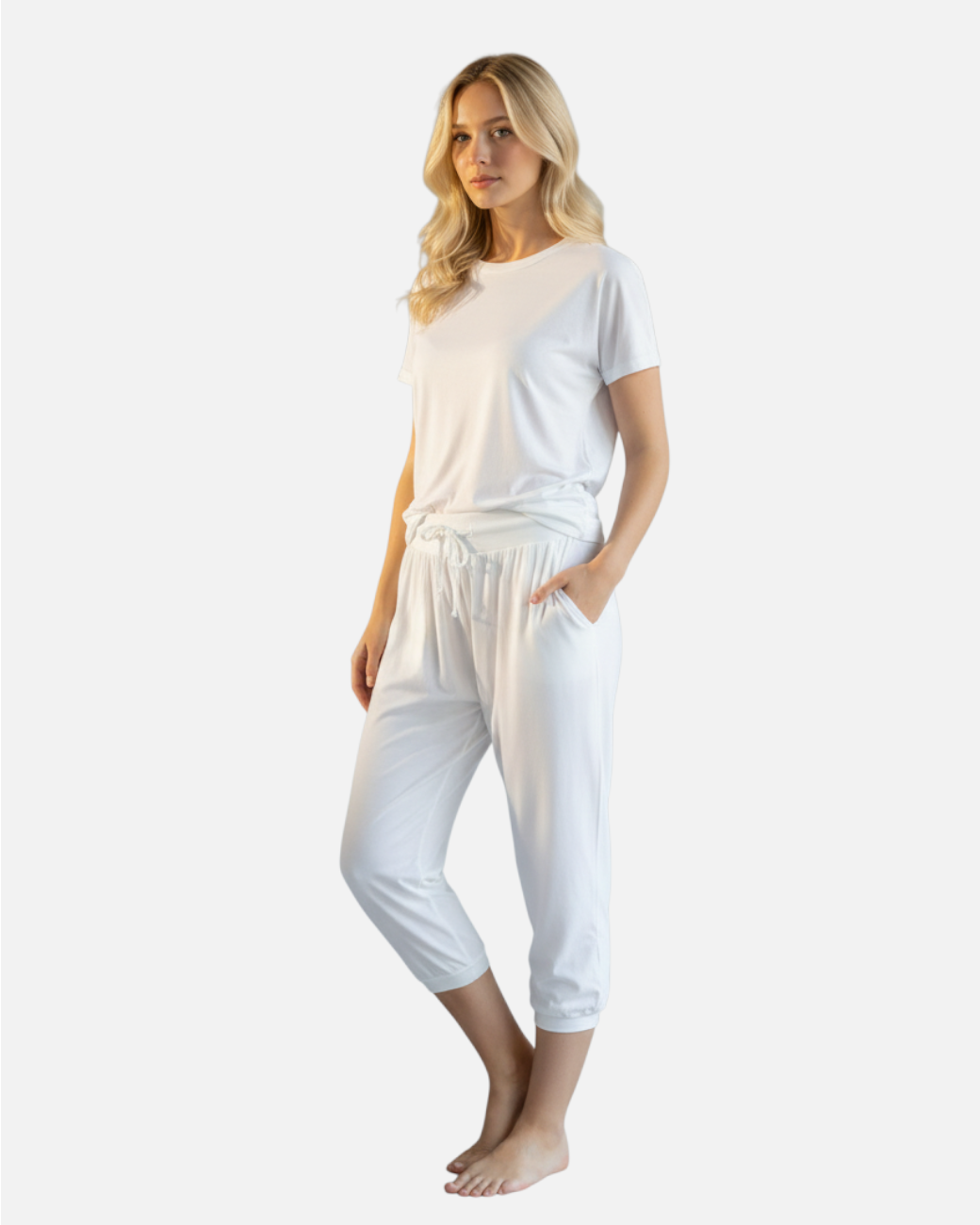 greenyogashop Capri-Hose in Soft White aus weichem Bambus-Viskose-Mix mit lockerem Schnitt und elastischem Bund