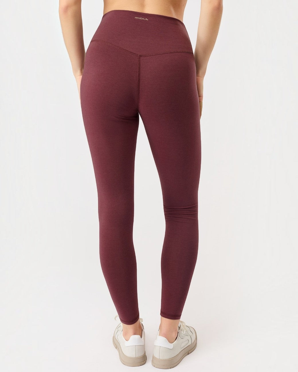 greenyogashop Best Loved Leggings in Ruby mit hoher Taille und dehnbarem Material in der Rückansicht