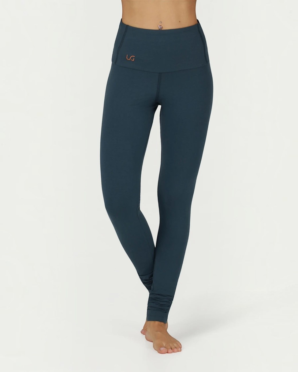 Dunkelblaue greenyogashop Gaia Leggings aus Bio-Baumwolle mit hohem Bund und gerafften Beinenden