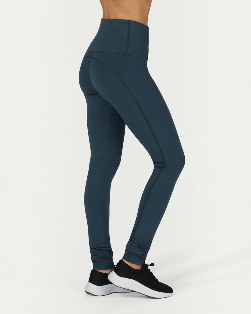 greenyogashop Gaia Leggings in Orion Blau mit hohem Bund aus Bio-Baumwolle, extralang mit gerafften Beinabschlüssen