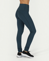 greenyogashop Gaia Leggings in Orion Blau mit hohem Bund aus Bio-Baumwolle, extralang mit gerafften Beinabschlüssen