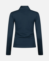 Rückansicht des dunkelblauen greenyogashop Ishtar Langarmshirts aus Bio-Baumwolle mit hohem Kragen