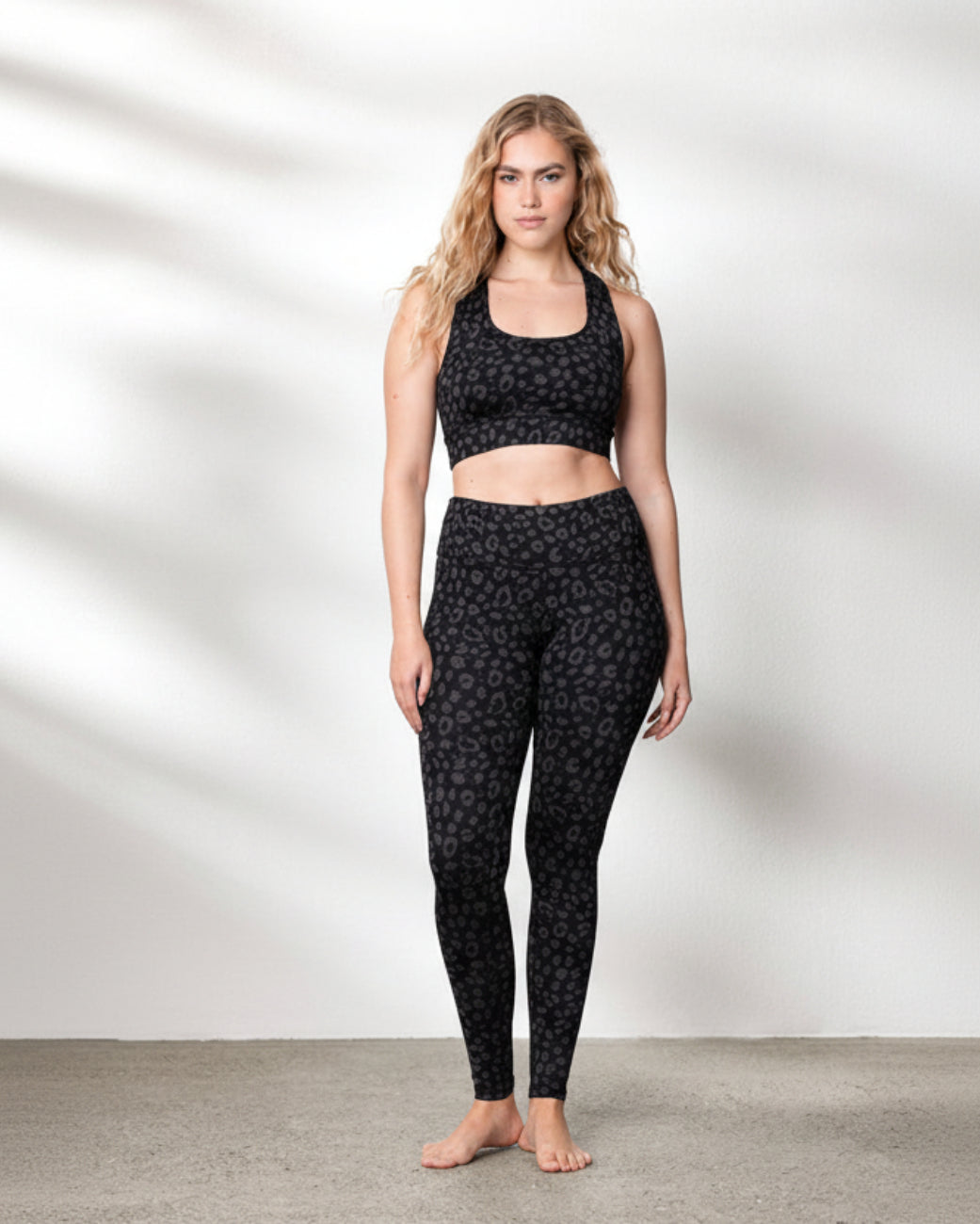 Leggings Leo Black – Bewegungsaufnahme – Hey Honey