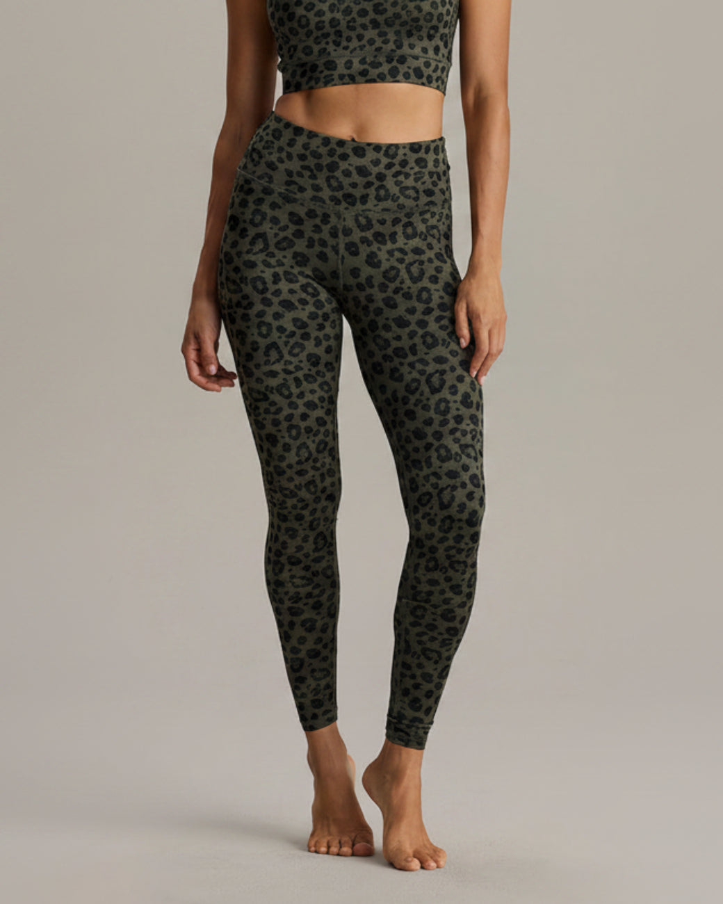 Leggings Leo Forest – Nahaufnahme Stoff – Hey Honey