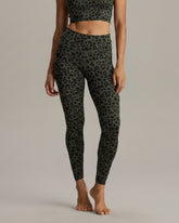 Leggings Leo Forest – Nahaufnahme Stoff – Hey Honey