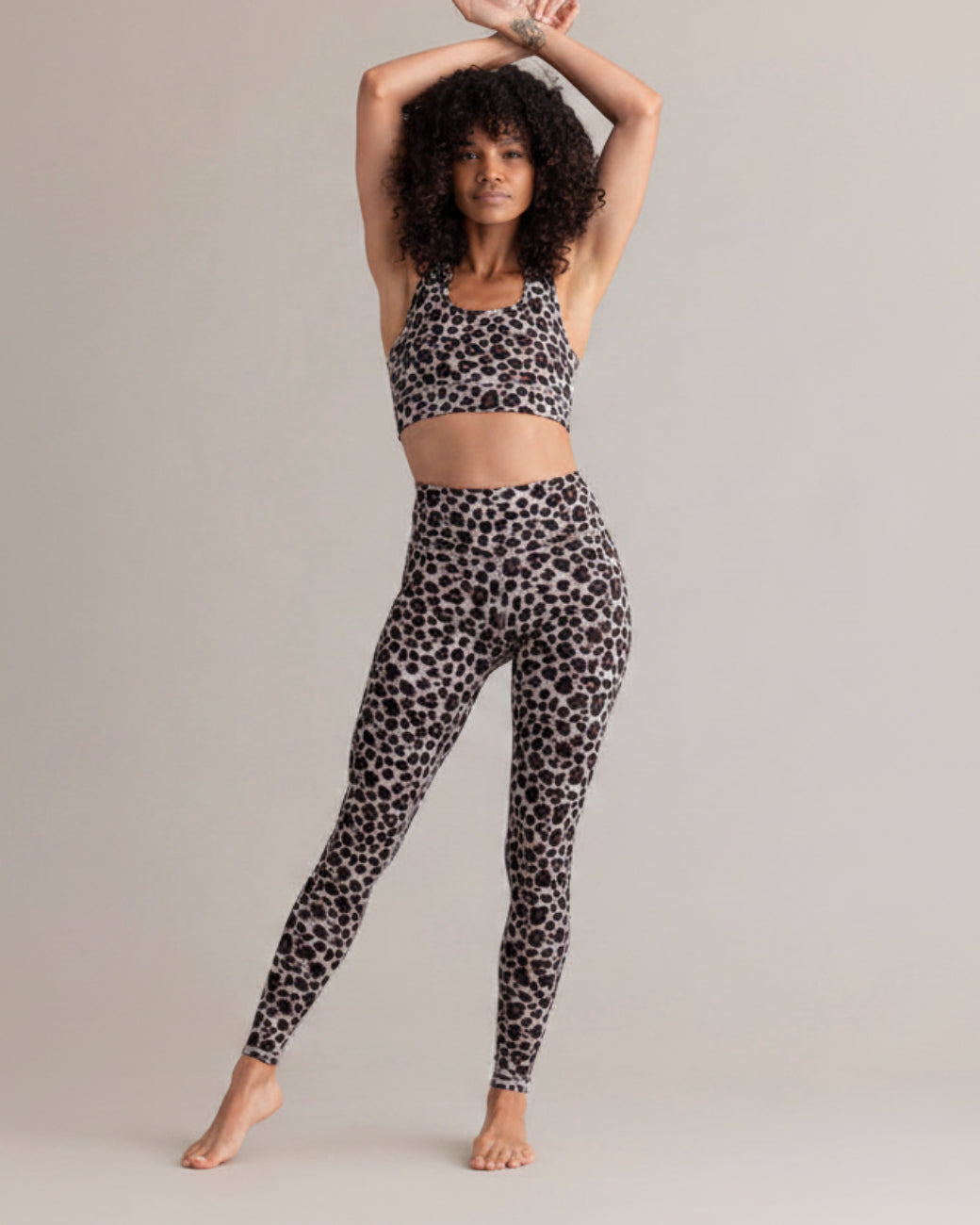 Leggings Leo Shadow – Bewegungsaufnahme – Hey Honey