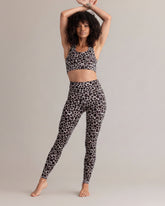 Leggings Leo Shadow – Bewegungsaufnahme – Hey Honey
